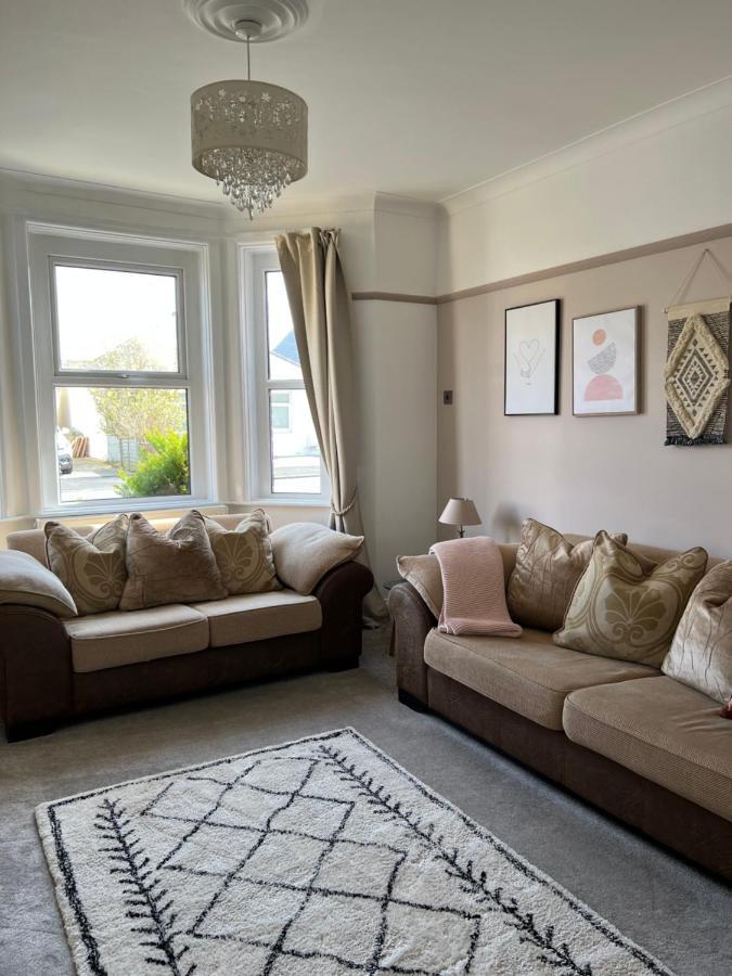 Spacious 4 Bed Rooms, Parking, Garden And Near Parks, Beaches And University Bournemouth Exterior photo